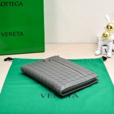 Bottega Veneta Clutch Bags